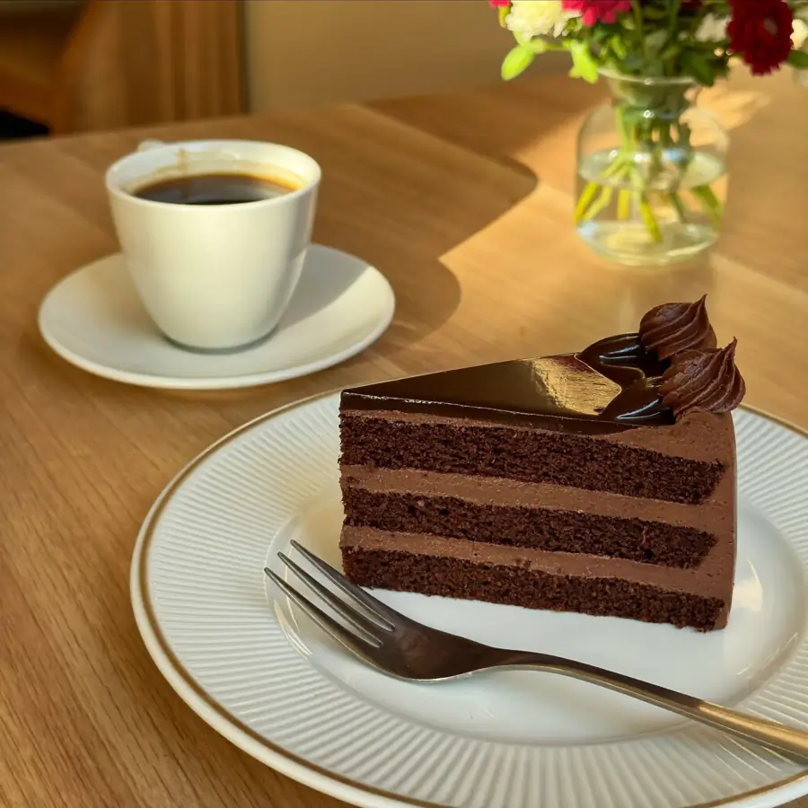Belgian Cake (served view) – eggless cake from Mohit Bakery