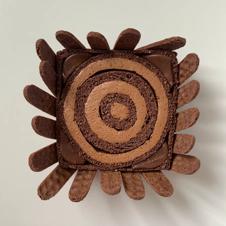 Choco Kit Kat Pastry (top view) – eggless pastry from Mohit Bakery