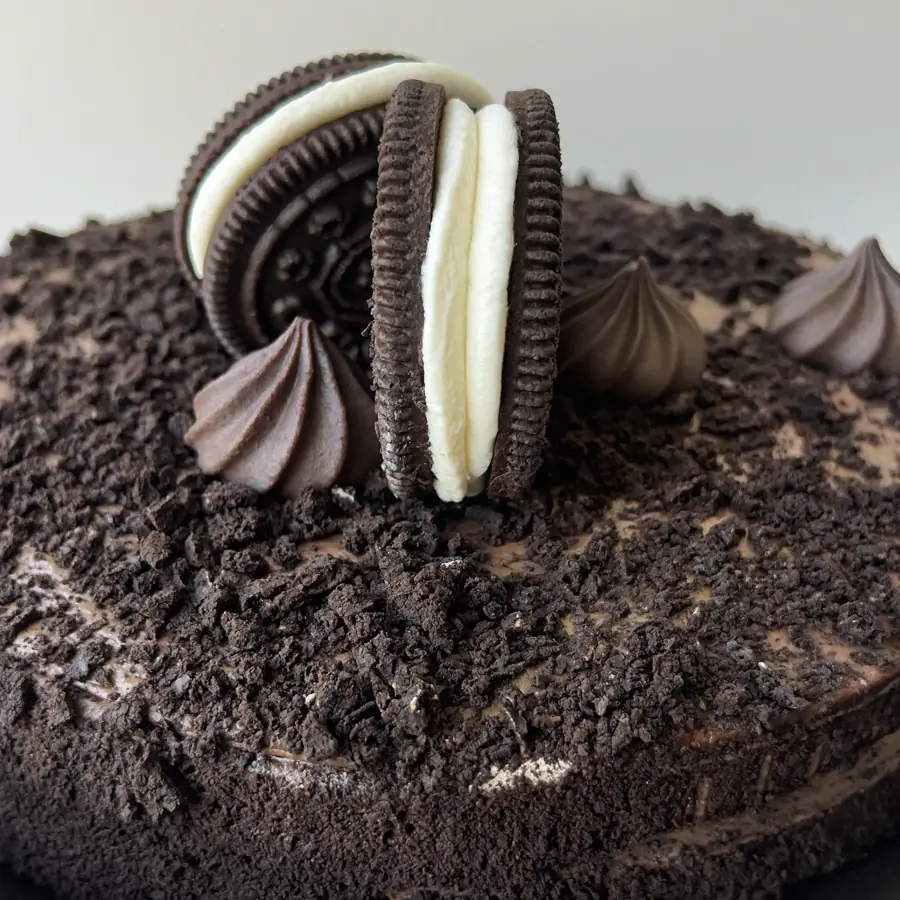 Choco Oreo Cake (close up view) – eggless cake from Mohit Bakery
