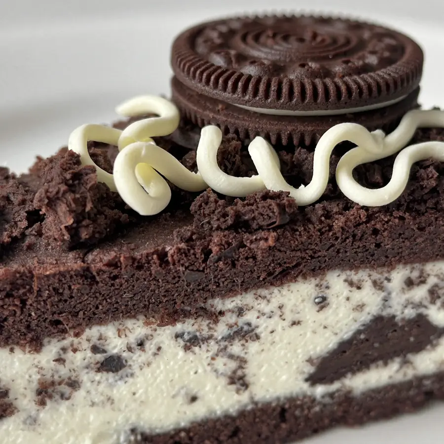 Choco Oreo / White Forest Pastry (close up view) – eggless pastry from Mohit Bakery