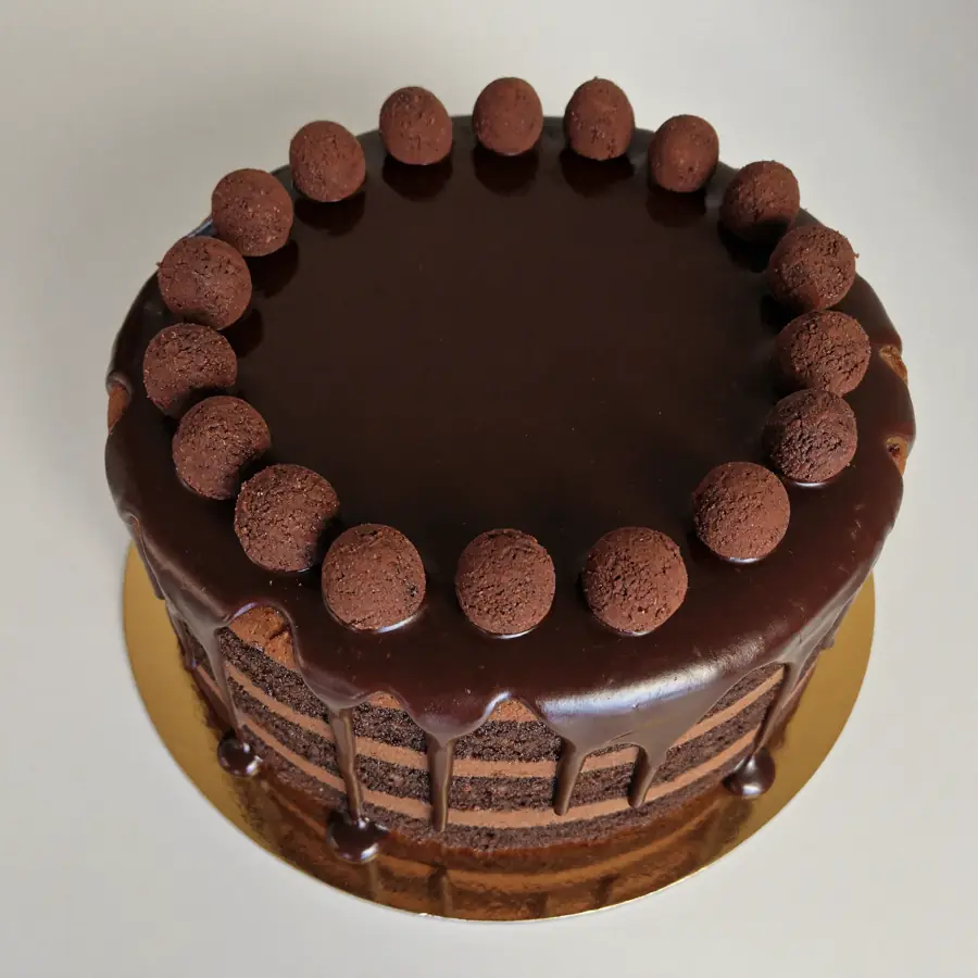 Chocolate Truffle Cake (top view) – eggless cake from Mohit Bakery