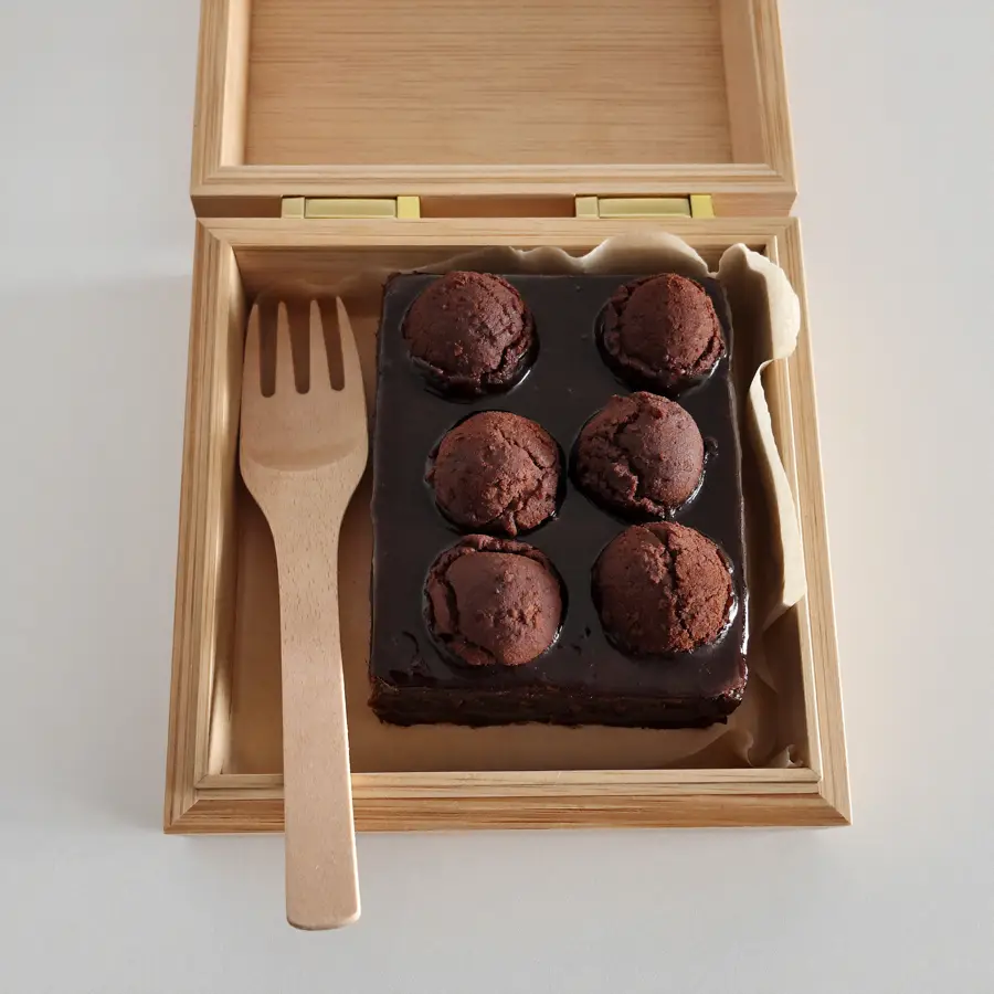 Chocolate Truffle Bento (front view) – eggless cake from Mohit Bakery