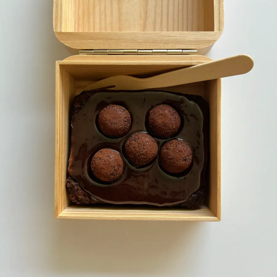 Chocolate Truffle Bento (top view) – eggless cake from Mohit Bakery