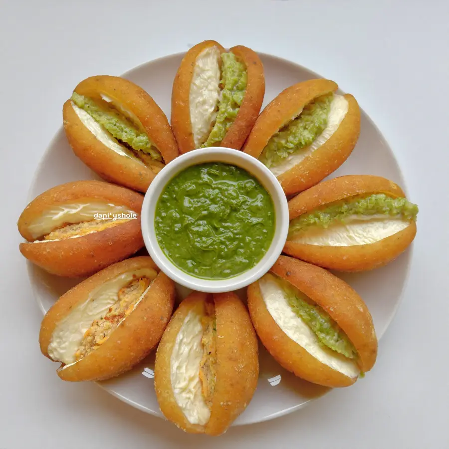 Dahi ke Shole (top view) – pure veg from Mohit Bakery