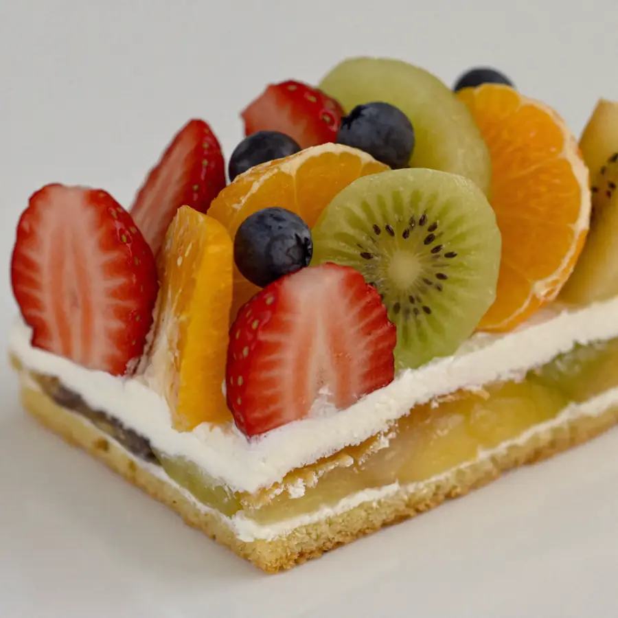 Fresh Fruit Pastry (close up view) – eggless pastry from Mohit Bakery