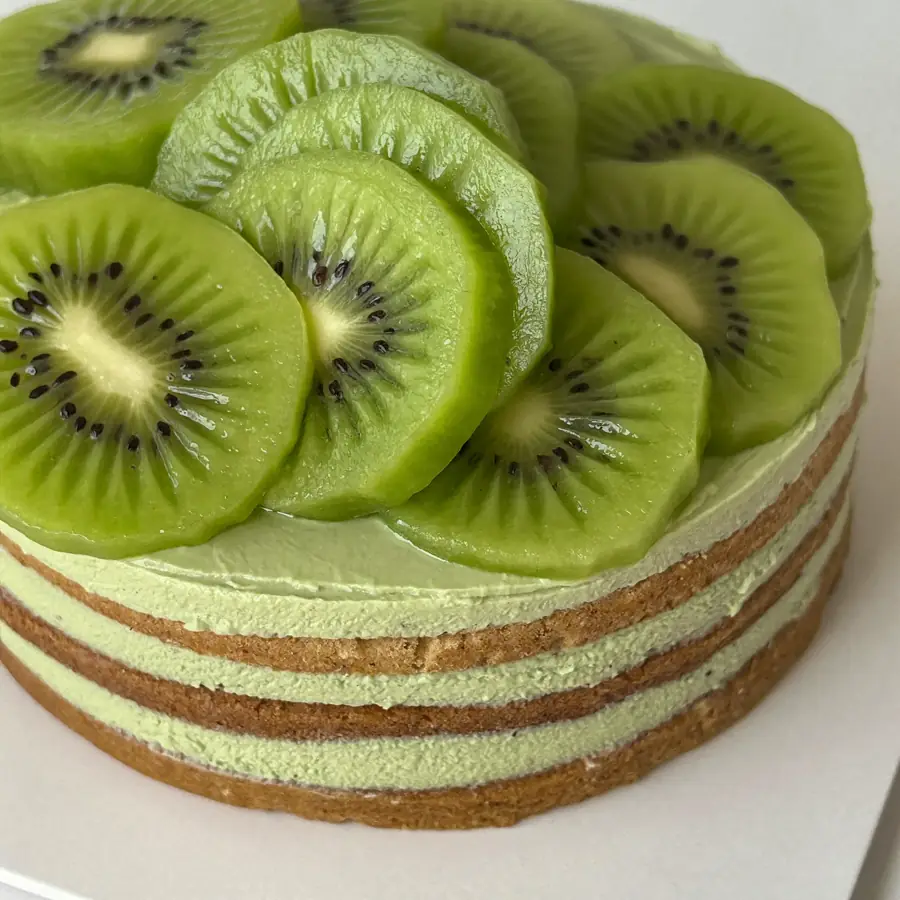 Kiwi Cake (close up view) – eggless cake from Mohit Bakery