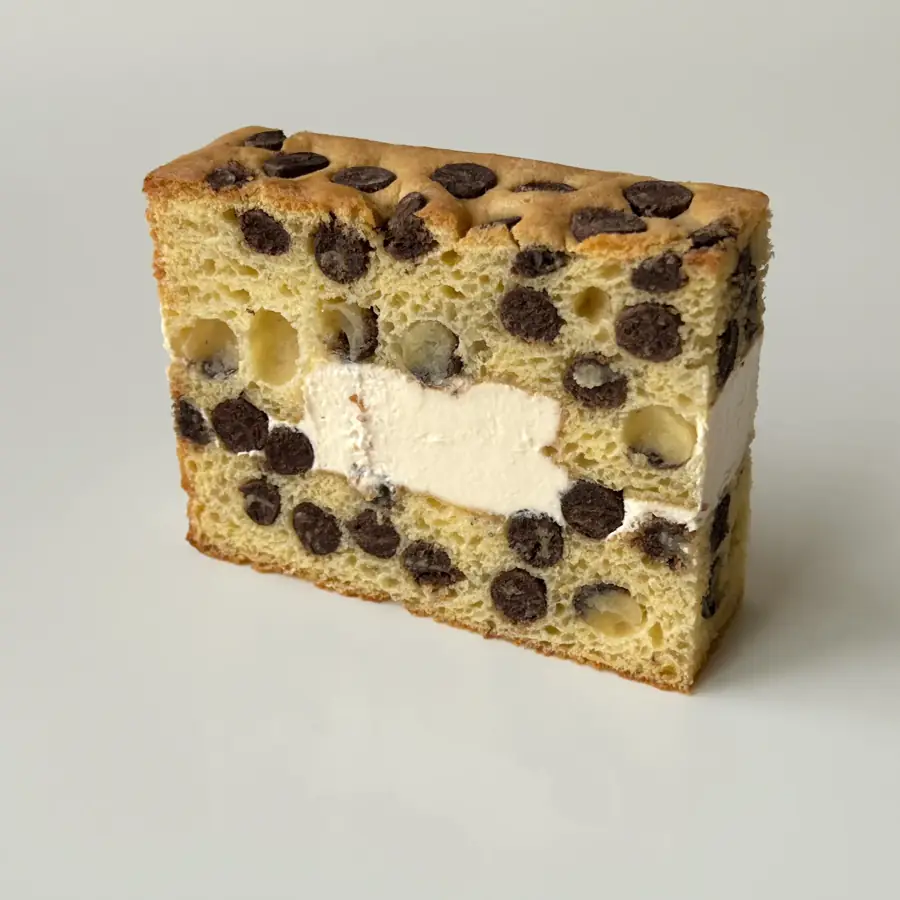 Light Choco Chips Pastry (inside view) – eggless pastry from Mohit Bakery
