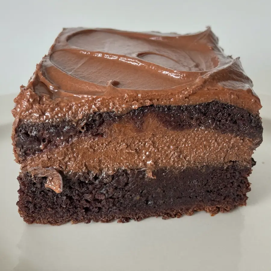 Mud Chocolate Pastry (front view) – eggless pastry from Mohit Bakery