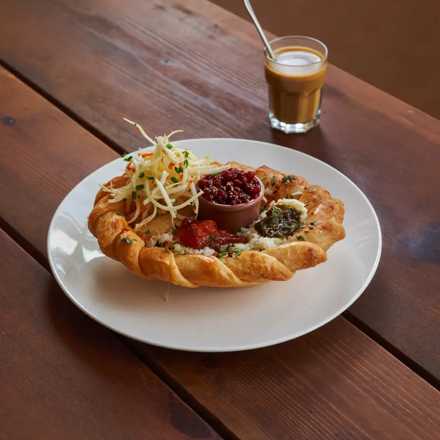 Raj Kachori (served view) – pure veg from Mohit Bakery