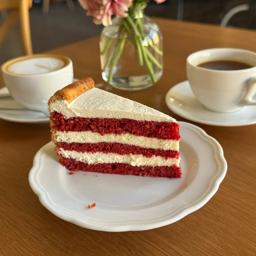 Red Velvet Pastry (served view) – eggless pastry from Mohit Bakery