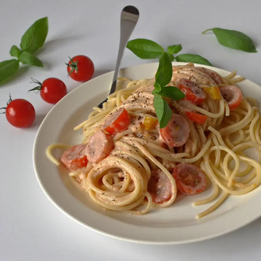 Spaghetti Mix Sauce Pasta (inside view) – pure veg from Mohit Bakery