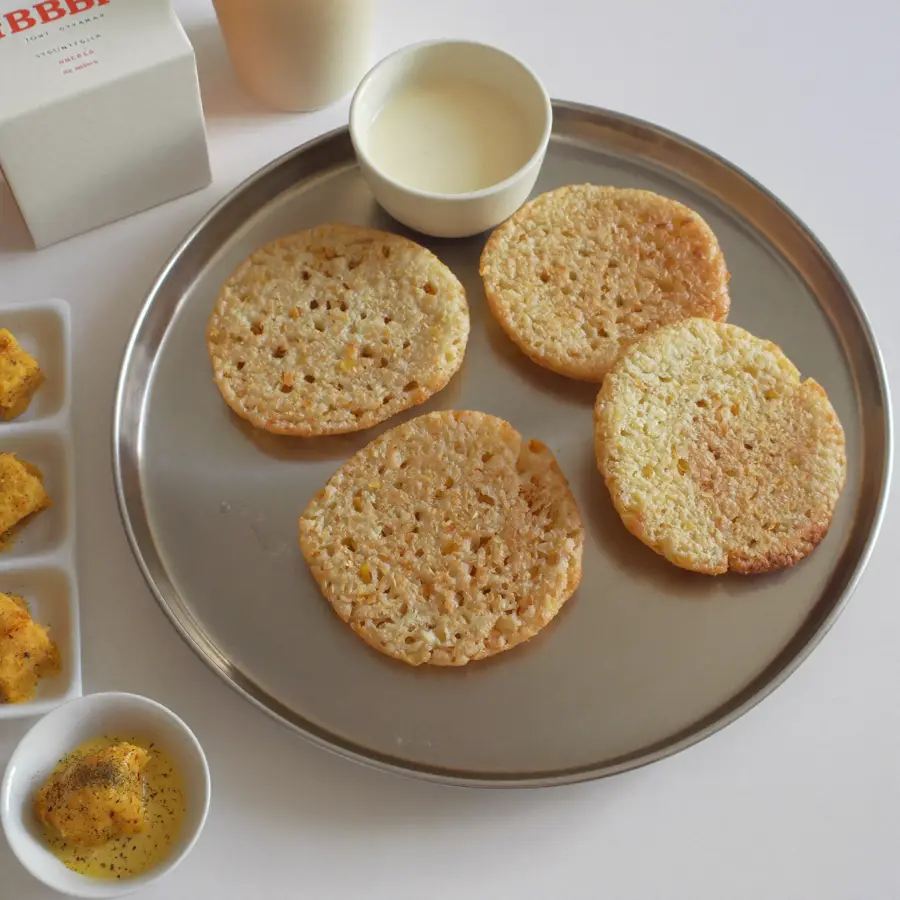 Vada Sambar (inside view) – pure veg from Mohit Bakery