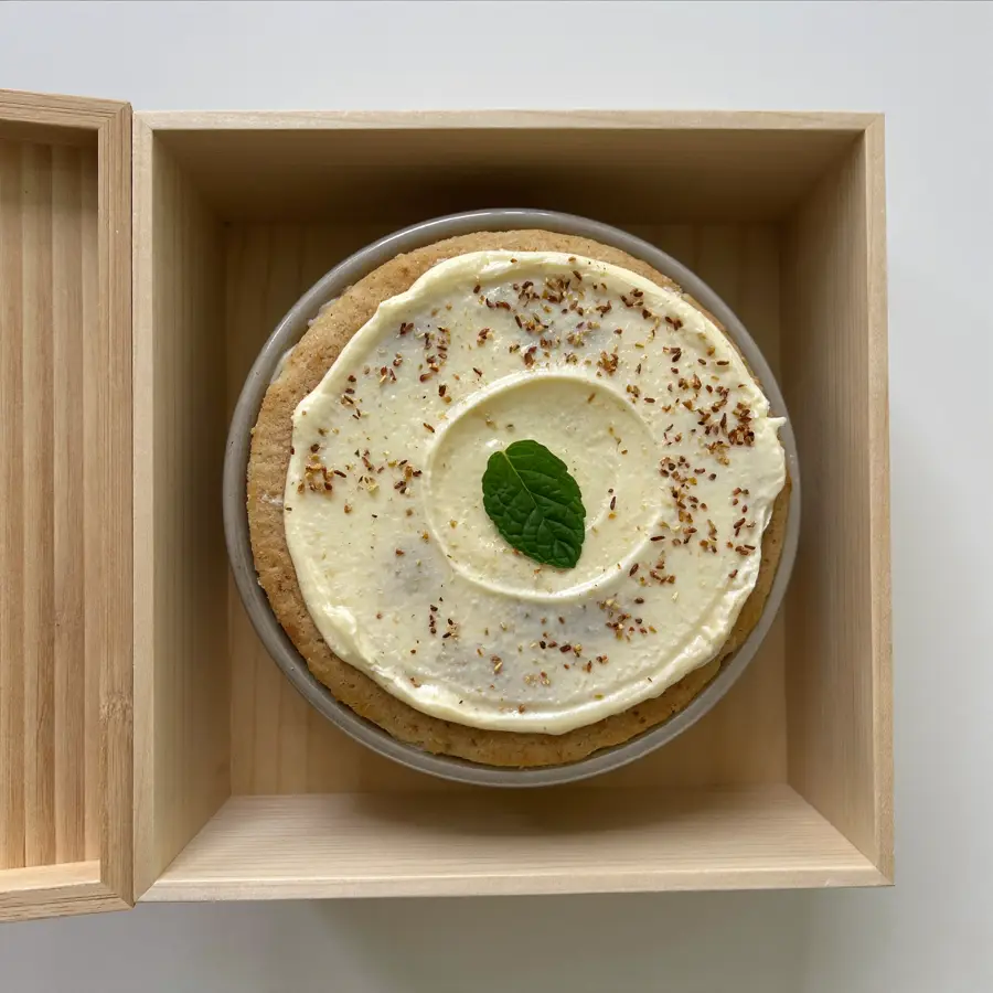 Vanilla Bento (top view) – eggless cake from Mohit Bakery
