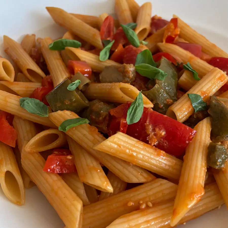 Veg Pisto Penne Pasta (close up view) – pure veg from Mohit Bakery